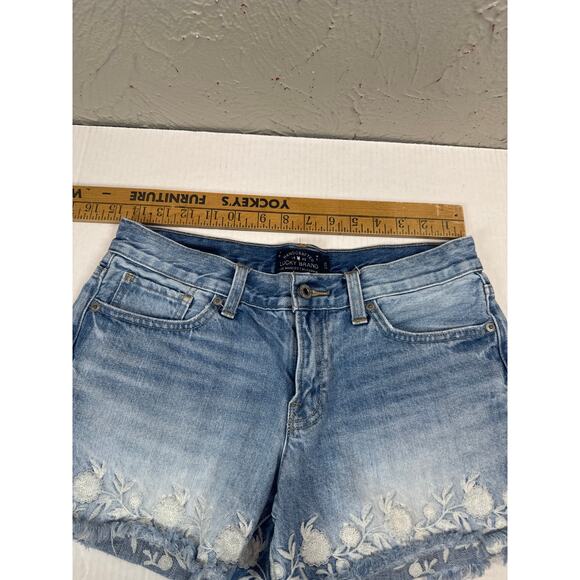 Lucky Brand The Cut Off Shorts Flowers Embroidered Womens Size 26 / 2 - Picture 2 of 6
